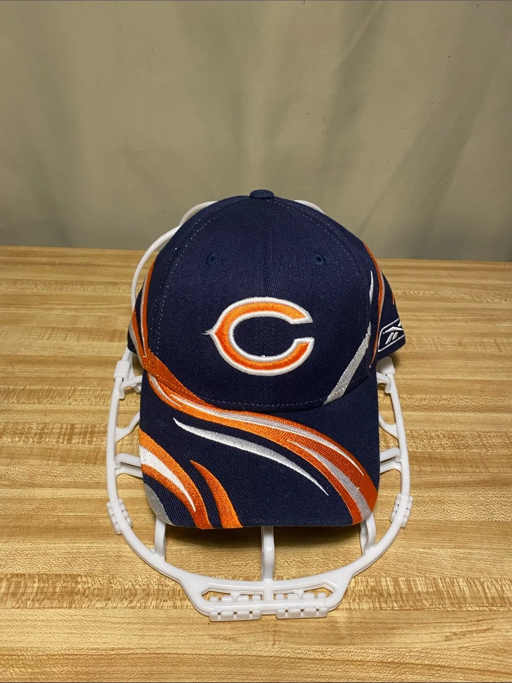 Vintage Reebok NFL Equipment Chicago BearsSideline Hat Flames Size L/XL